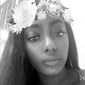 Meet your Posher, Alexia